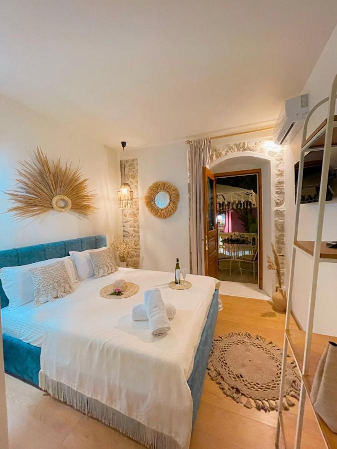 Bohemian Boutique Suites Vlore Luaran gambar
